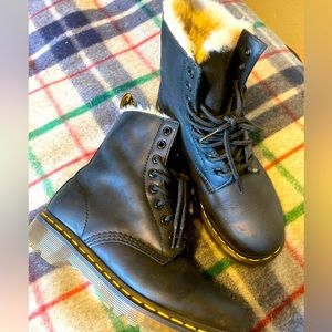 Black Doc Marten faux fur lined combat boots size 7